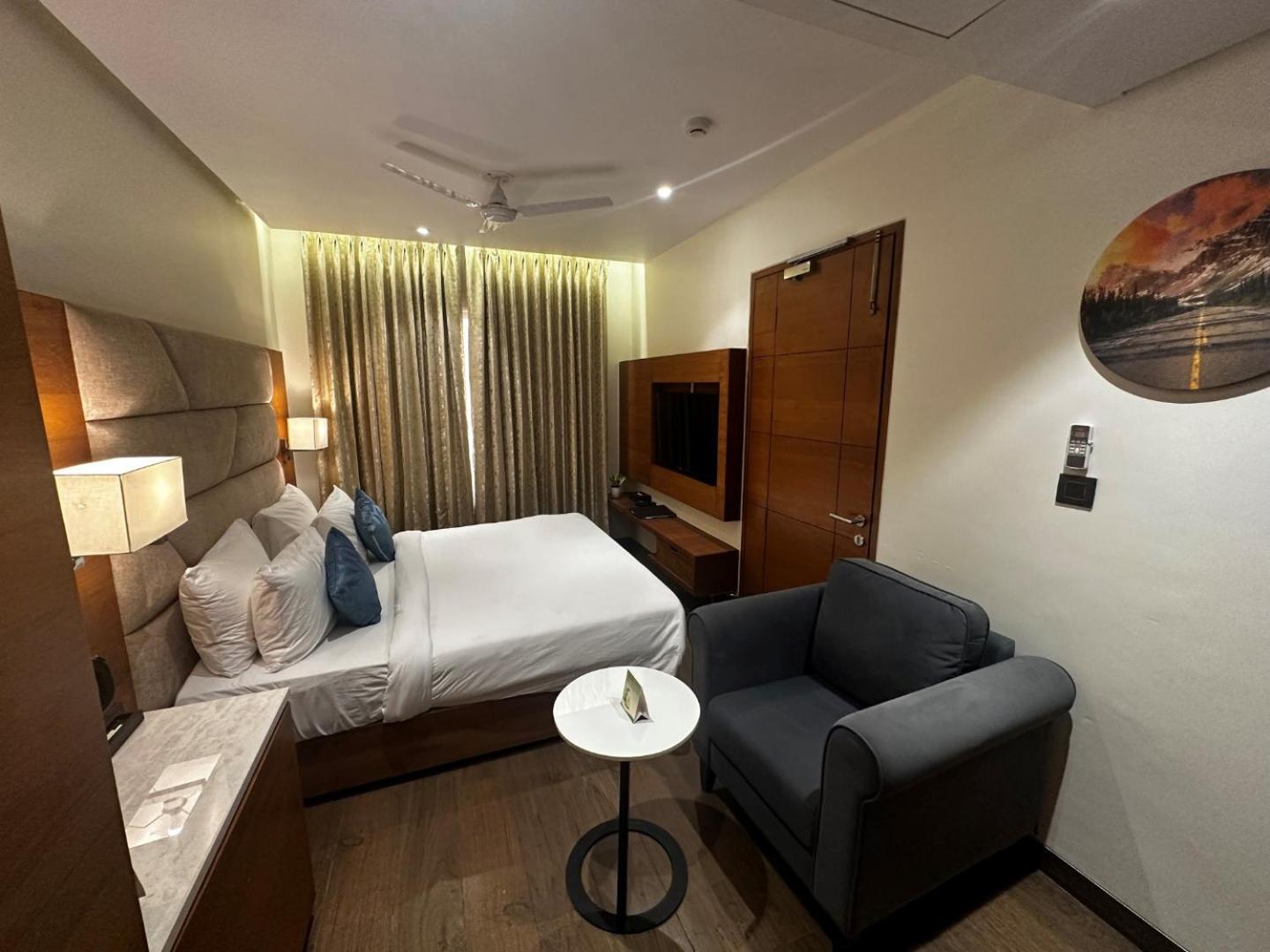 The Glory Suites Near Igi Airport Νέο Δελχί Εξωτερικό φωτογραφία