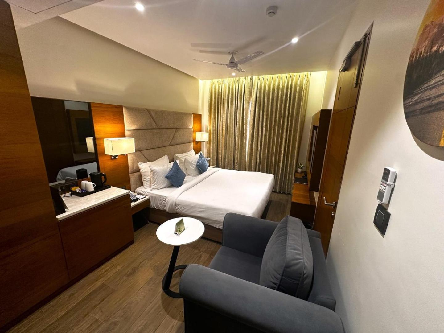 The Glory Suites Near Igi Airport Νέο Δελχί Εξωτερικό φωτογραφία